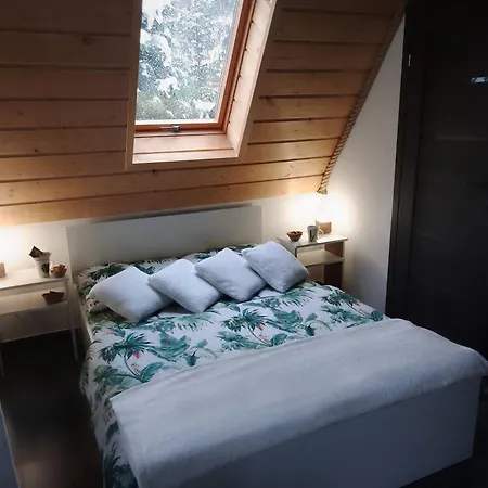 Zaciszny Zakatek Quarto em Acomodações Particulares